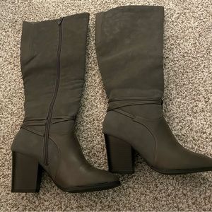 Grey knee high boots by Easy Street, size 7 wide, wide calf
